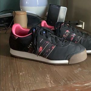 Black/Floral Adidas Samoa